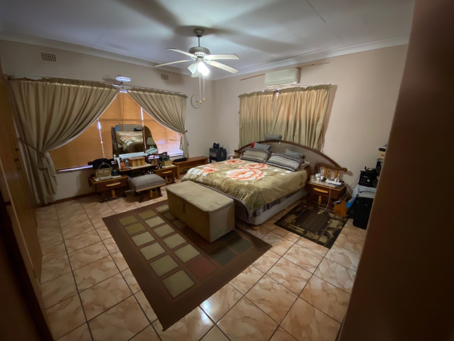 8 Bedroom Property for Sale in Baillie Park North West